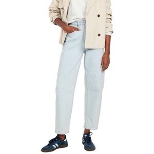 Old Navy Light Wash High-Rise Barrel Leg Jeans Size 6